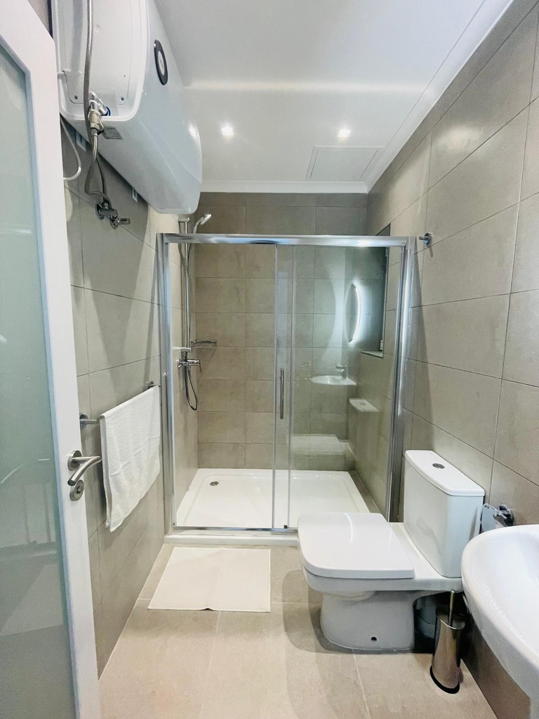 Gzira Furnished Duplex Penthouse's Image 8