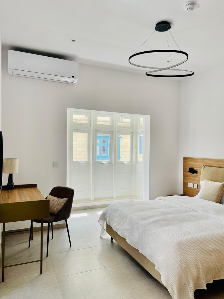 Gzira Furnished Duplex Penthouse's Image 4