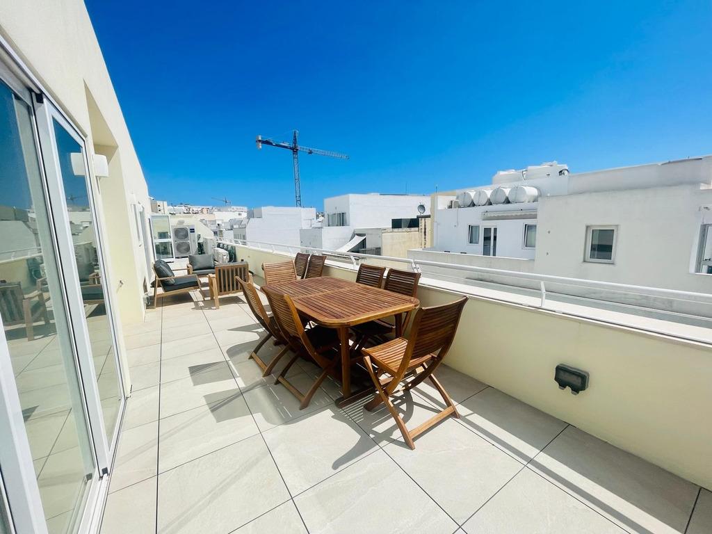 Malta-high-end-duplex-penthouse-christies-malta