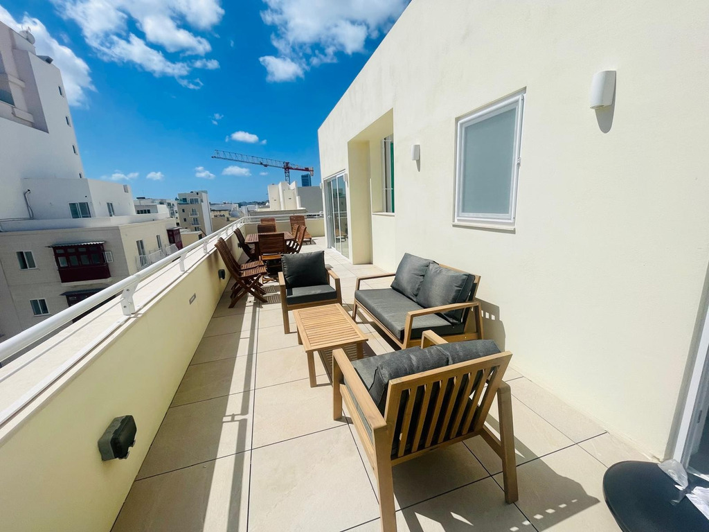 Malta-long-term-rental-duplex-penthouse-christies-malta