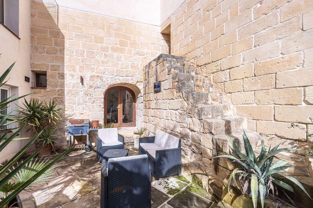 Birkirkara Converted House of Character's Image 11