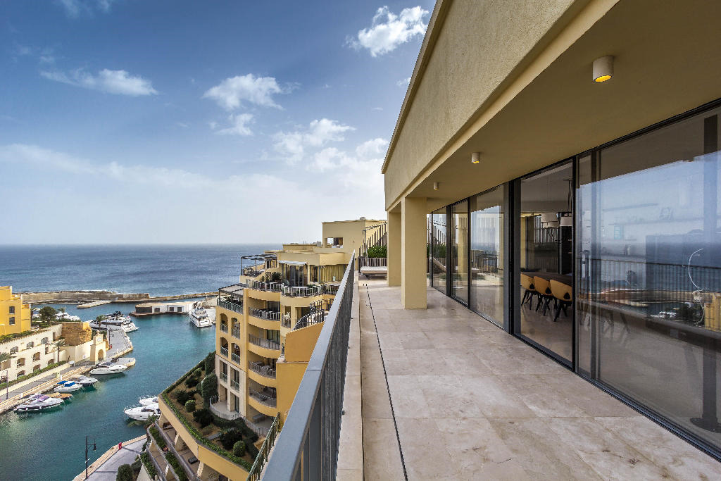 Portomaso Luxurious Finish Penthouse's Image 8