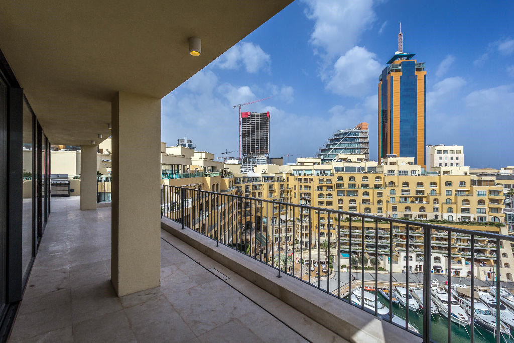 Portomaso Luxurious Finish Penthouse's Image 15