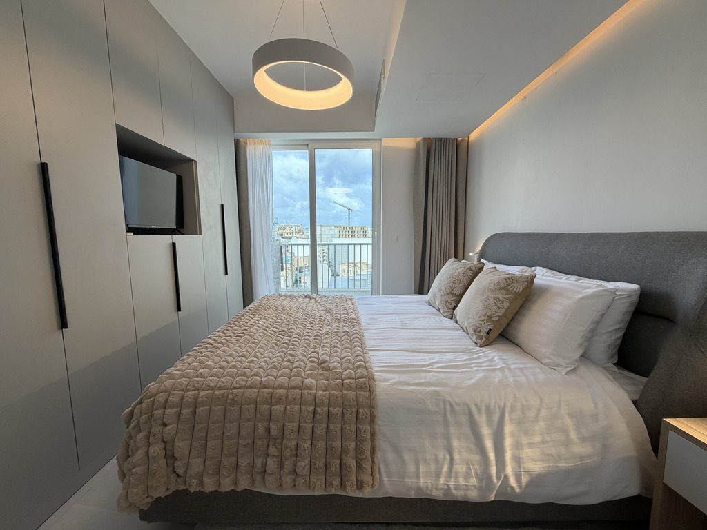 Sliema Furnished Apartment's Image 6