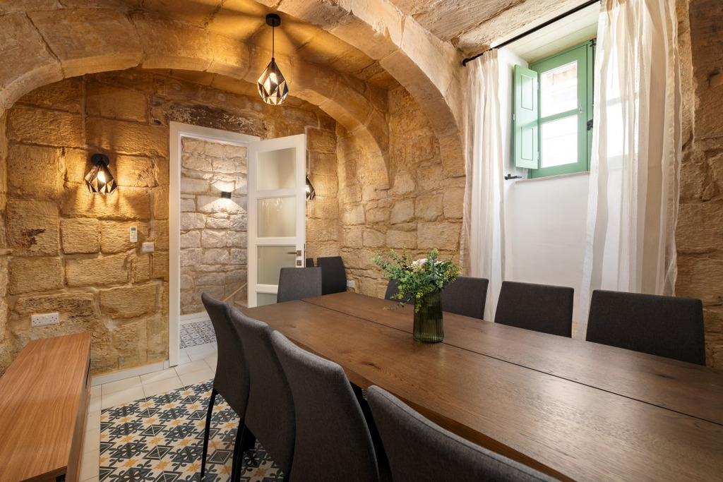 Naxxar-house-of-character-to-let-christies-malta