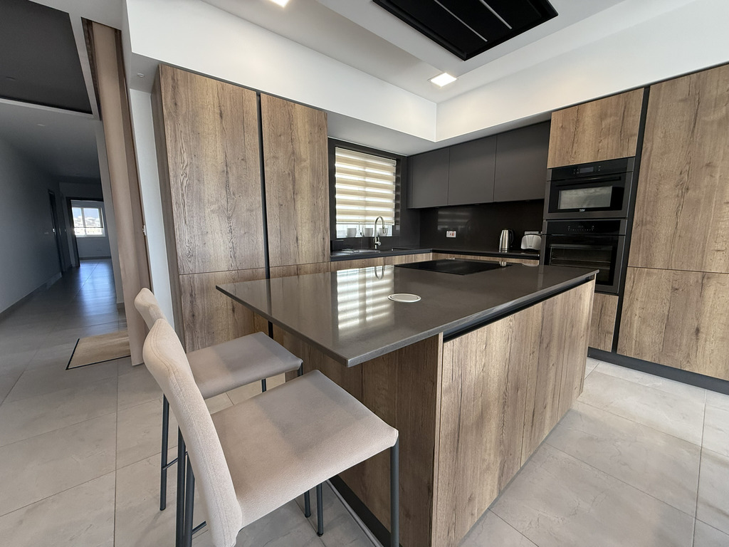 Gharghur-prime-location-penthouse-to-let-christies-malta