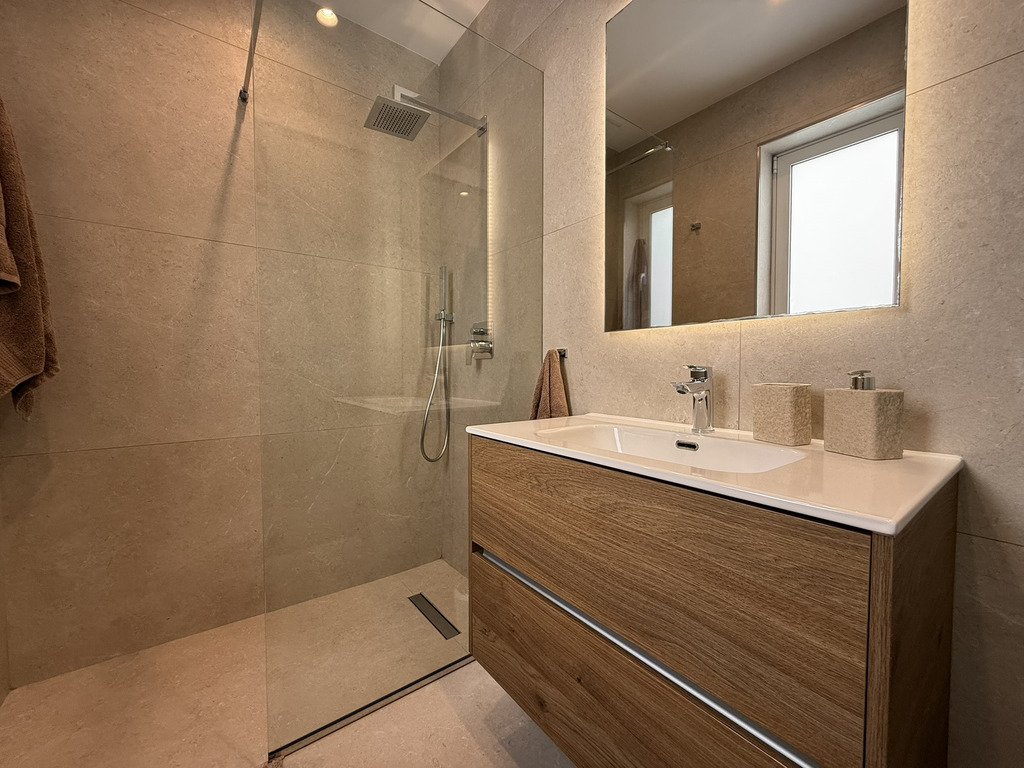 Gharghur Furnished Penthouse's Image 8