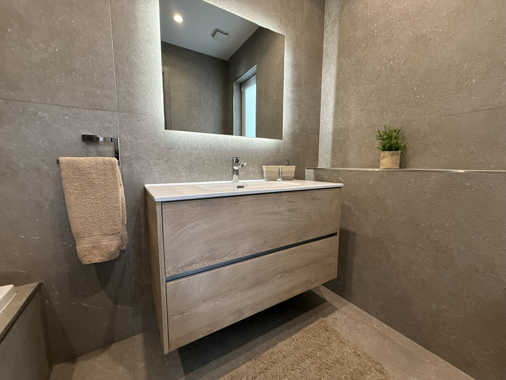 Gharghur Furnished Penthouse's Image 9