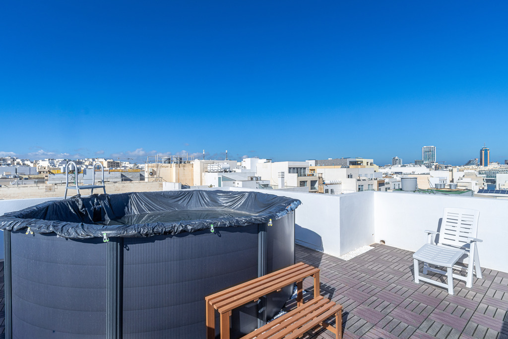 Sliema Furnished Town House's Image 16