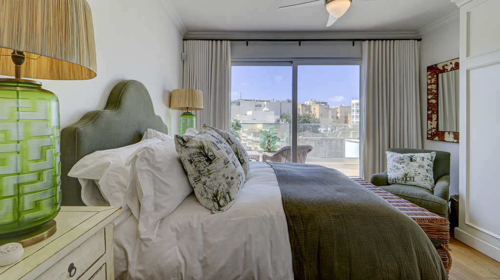 St Julians Seafront Duplex Penthouse's Image 21