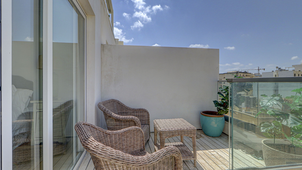 St Julians Seafront Duplex Penthouse's Image 19