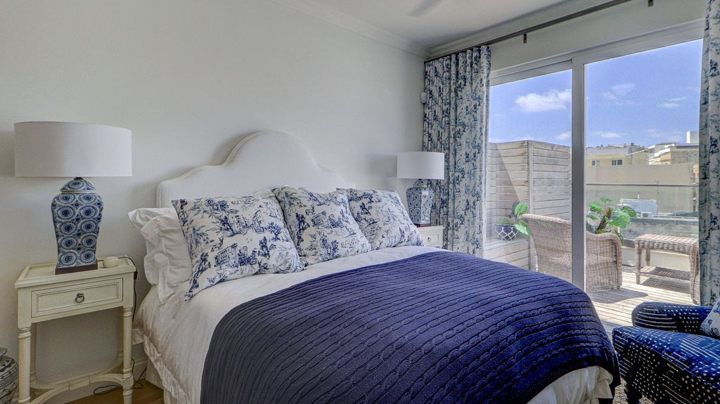 St Julians Seafront Duplex Penthouse's Image 16