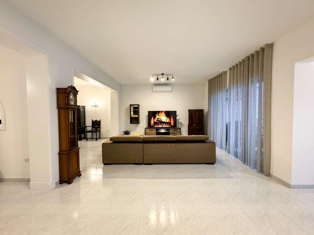 Sliema Seafront Apartment's Image 4