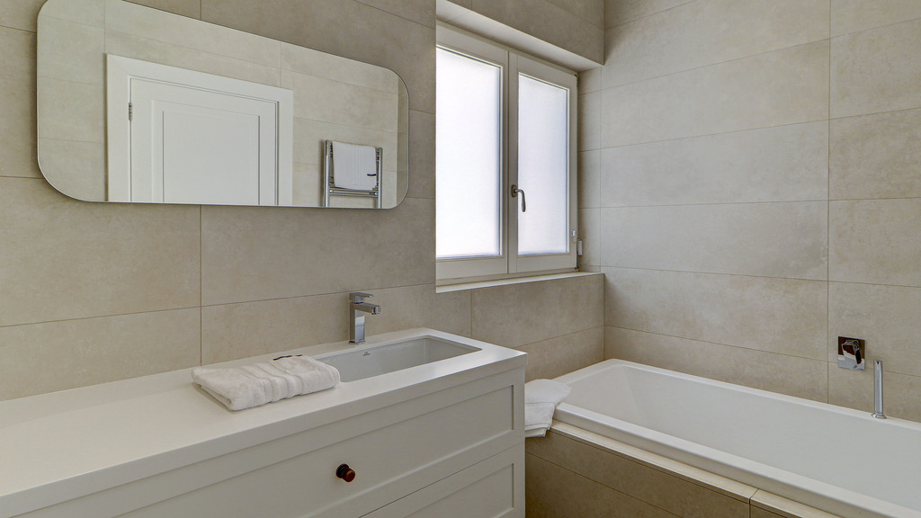 Ta' Xbiex Furnished Semi-detached Villa's Image 30
