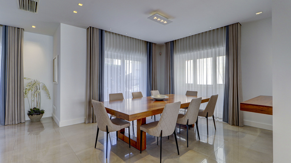Ta' Xbiex Furnished Semi-detached Villa's Image 12