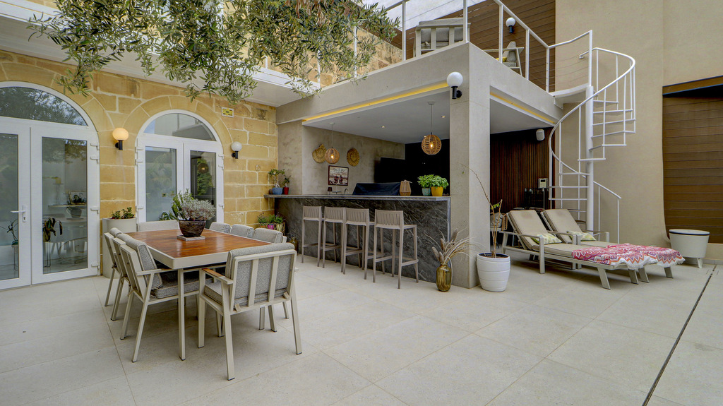 Qrendi Furnished House of Character's Image 12