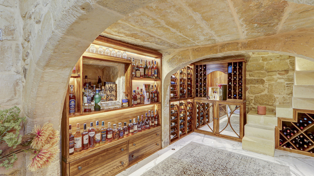 Qrendi Furnished House of Character's Image 26