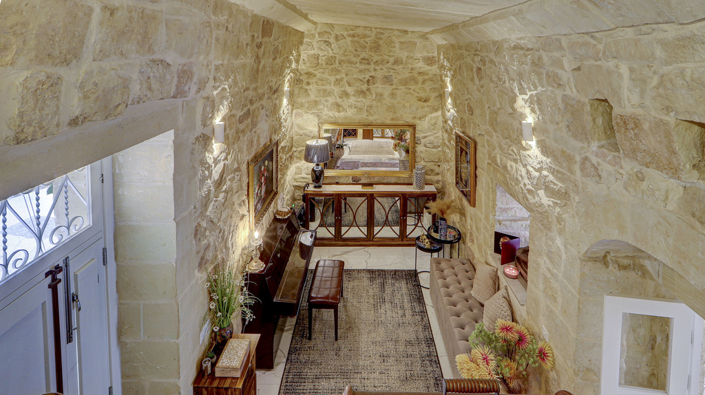 Qrendi Furnished House of Character's Image 23