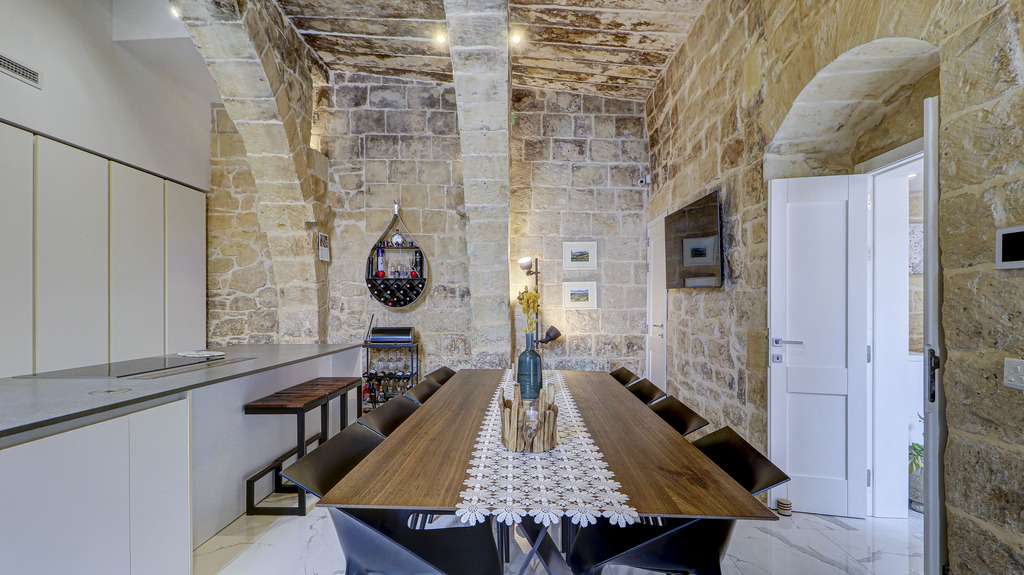 Qrendi Furnished House of Character's Image 9