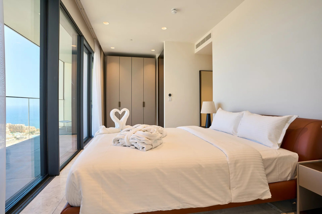 Mercury Towers  Apartment's Image 17