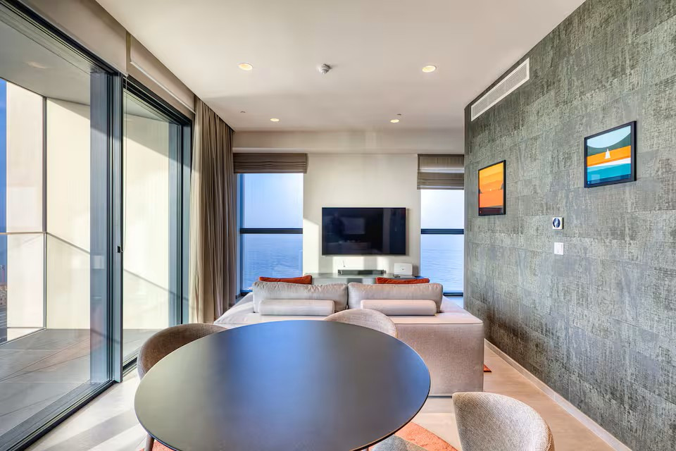 Mercury Towers Apartment's Image 3