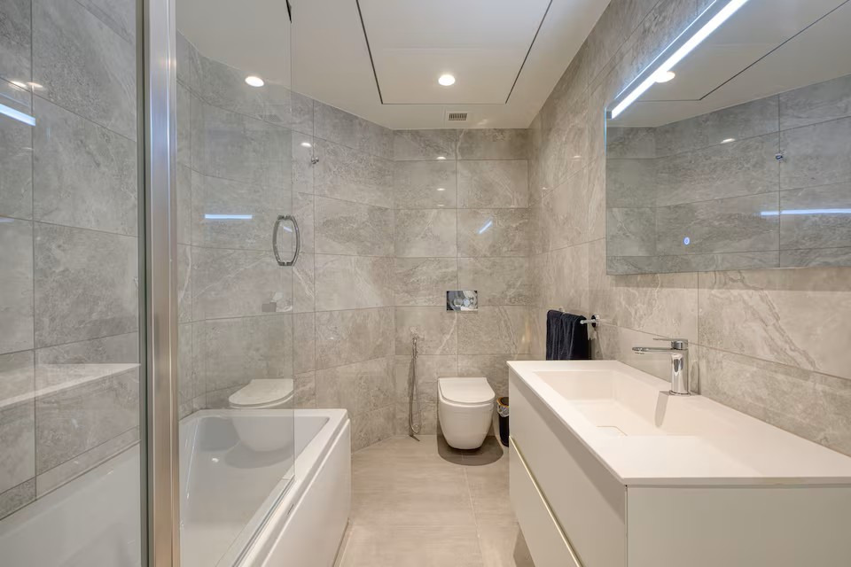 Mercury Towers Apartment's Image 8