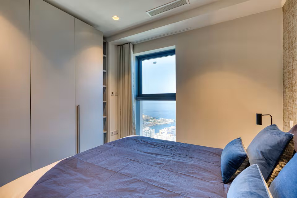 Mercury Towers Apartment's Image 7