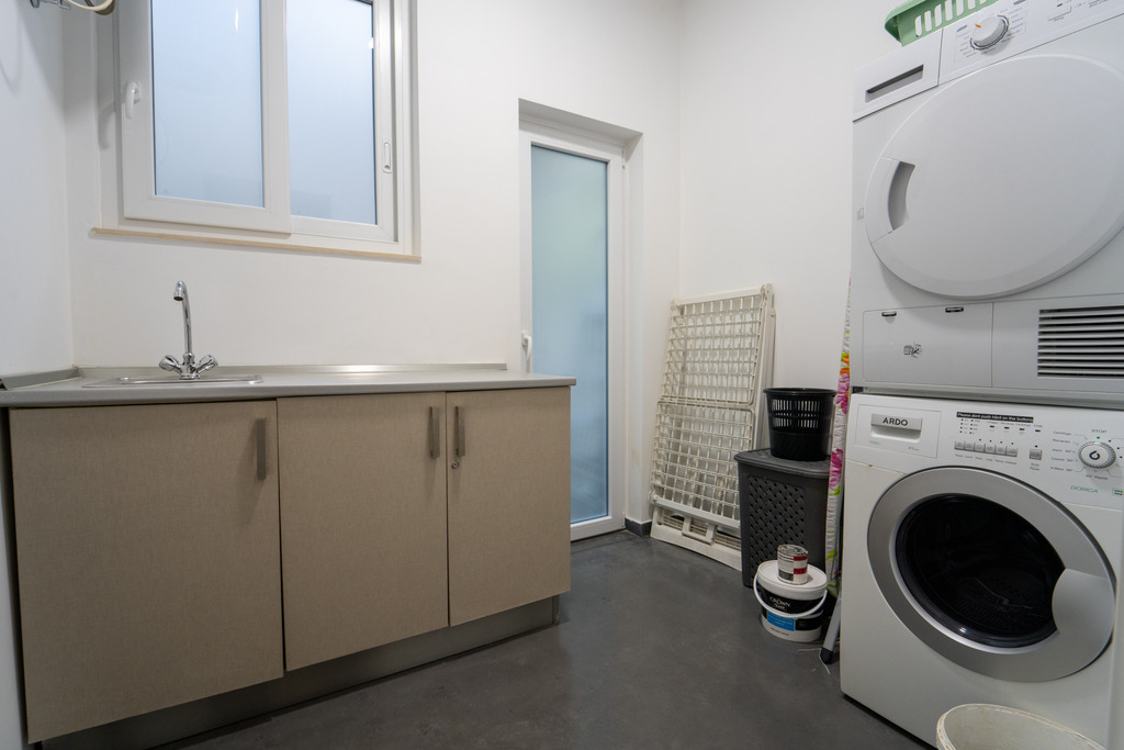 Ta' Xbiex Furnished Apartment's Image 20