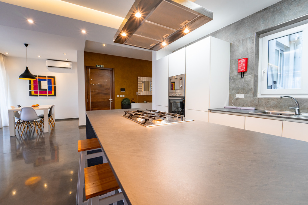 Ta' Xbiex Furnished Apartment's Image 6