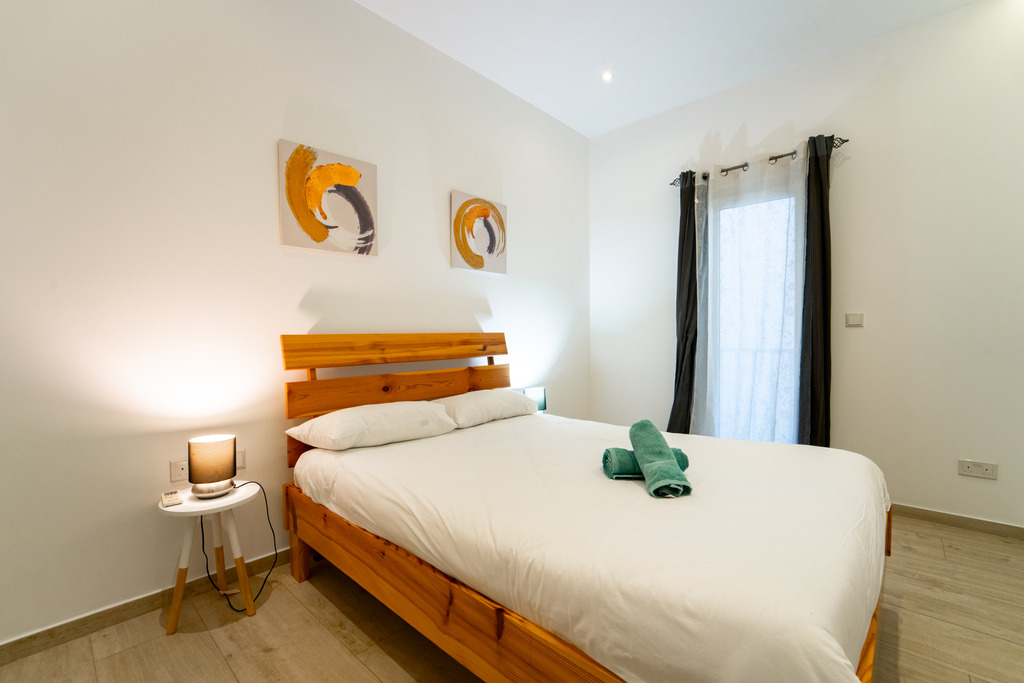 Ta' Xbiex Furnished Apartment's Image 15