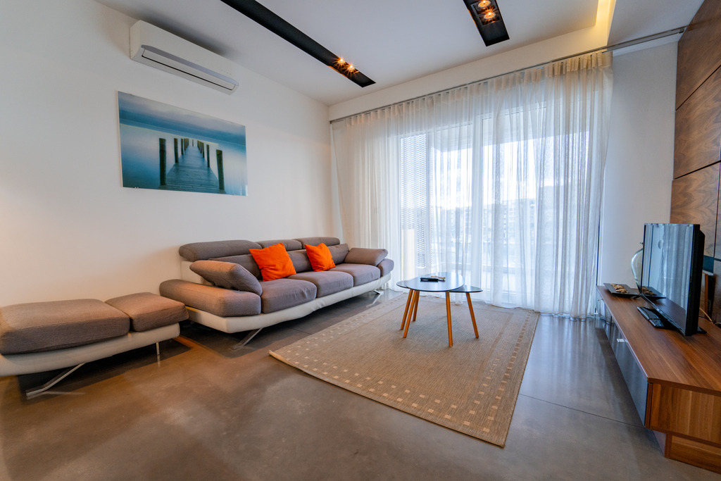 Ta'Xbiex-apartment-to-let-christies-malta