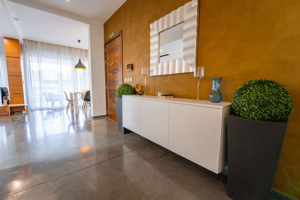 Ta' Xbiex Furnished Apartment's Image 12
