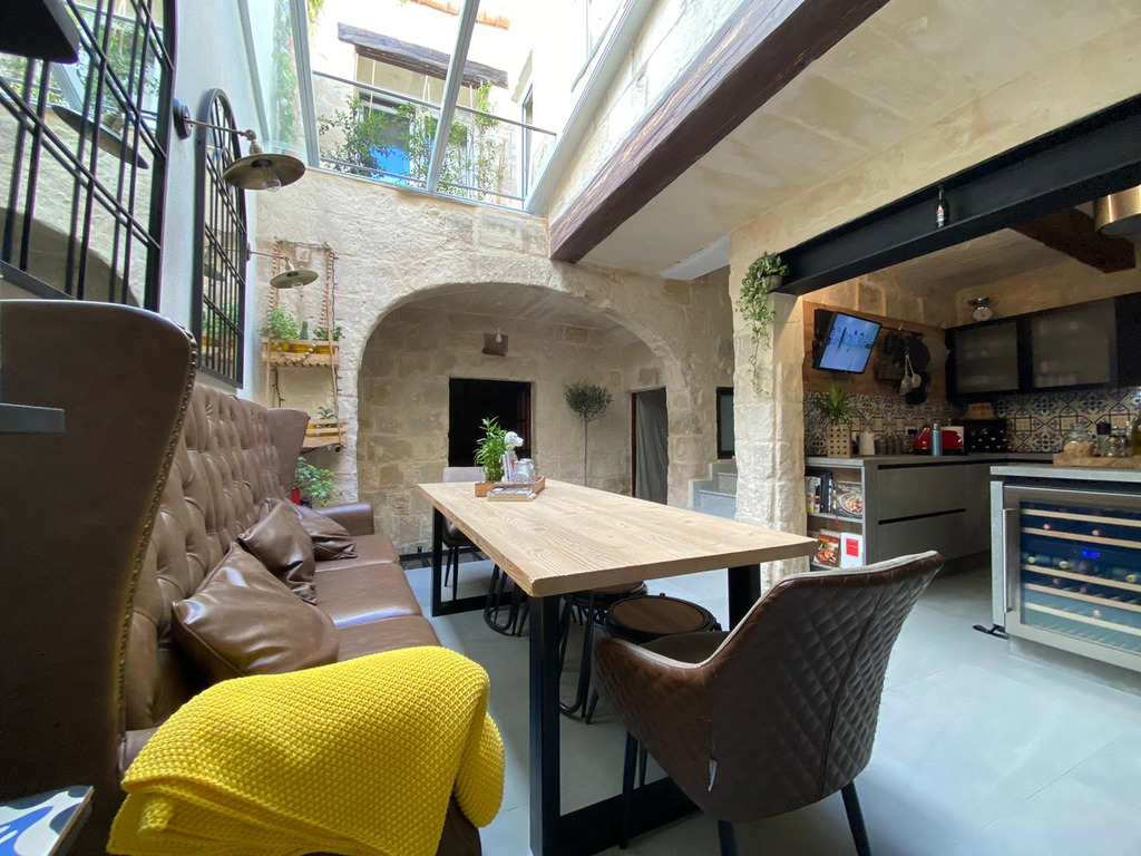 Naxxar-furnished-townhouse-christies-malta