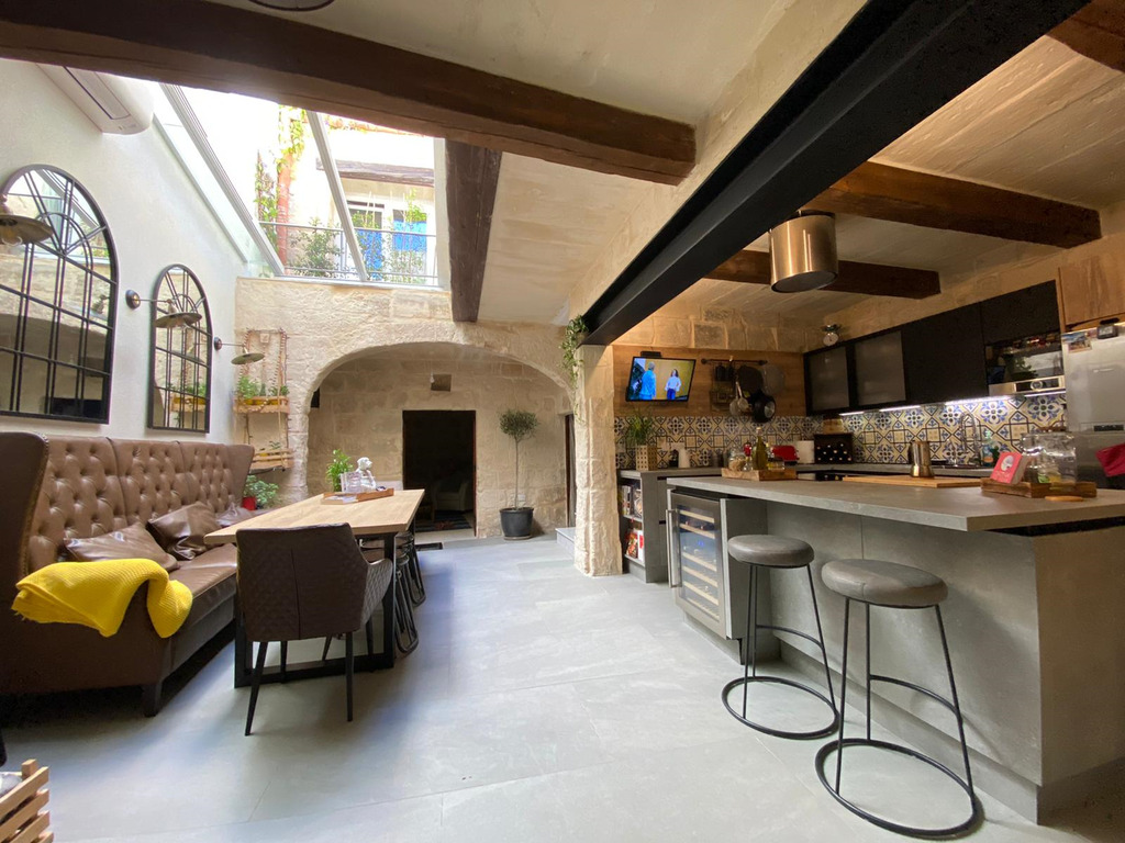 Naxxar-house-of-character-to-let-christies-malta