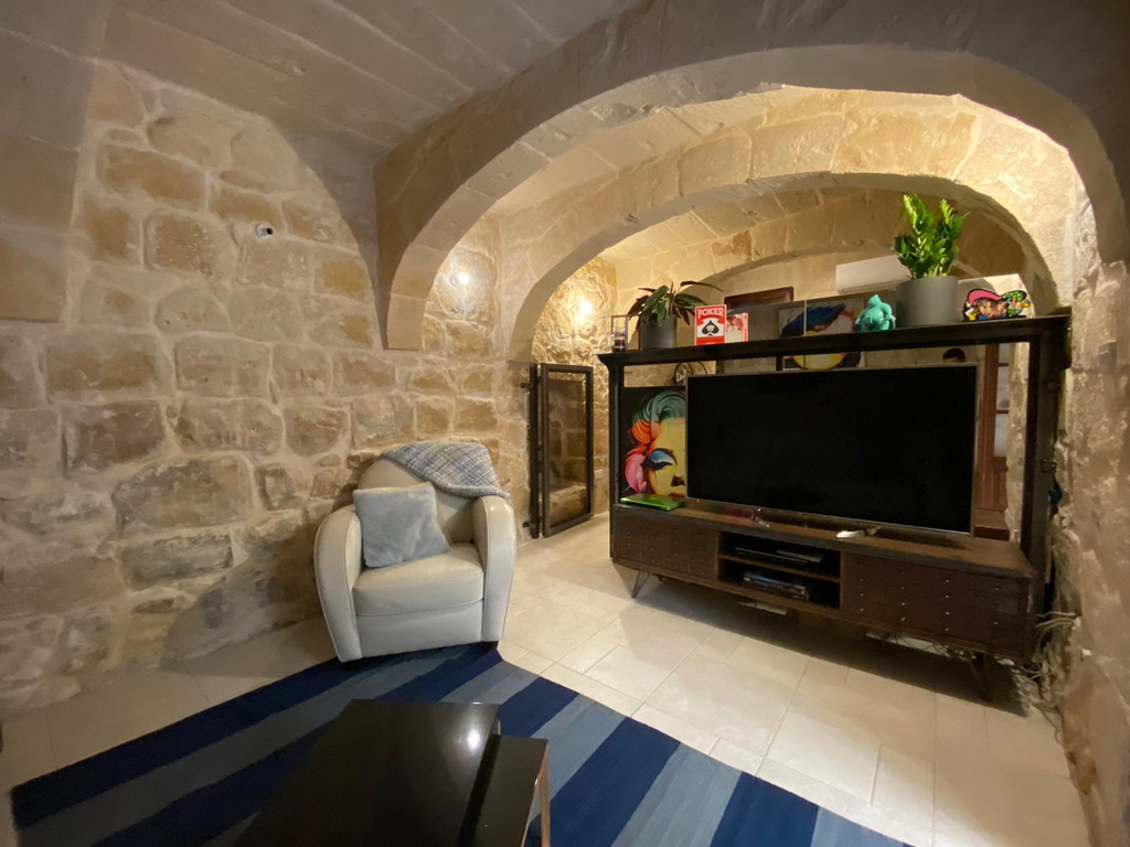 Naxxar Furnished House of Character's Image 3