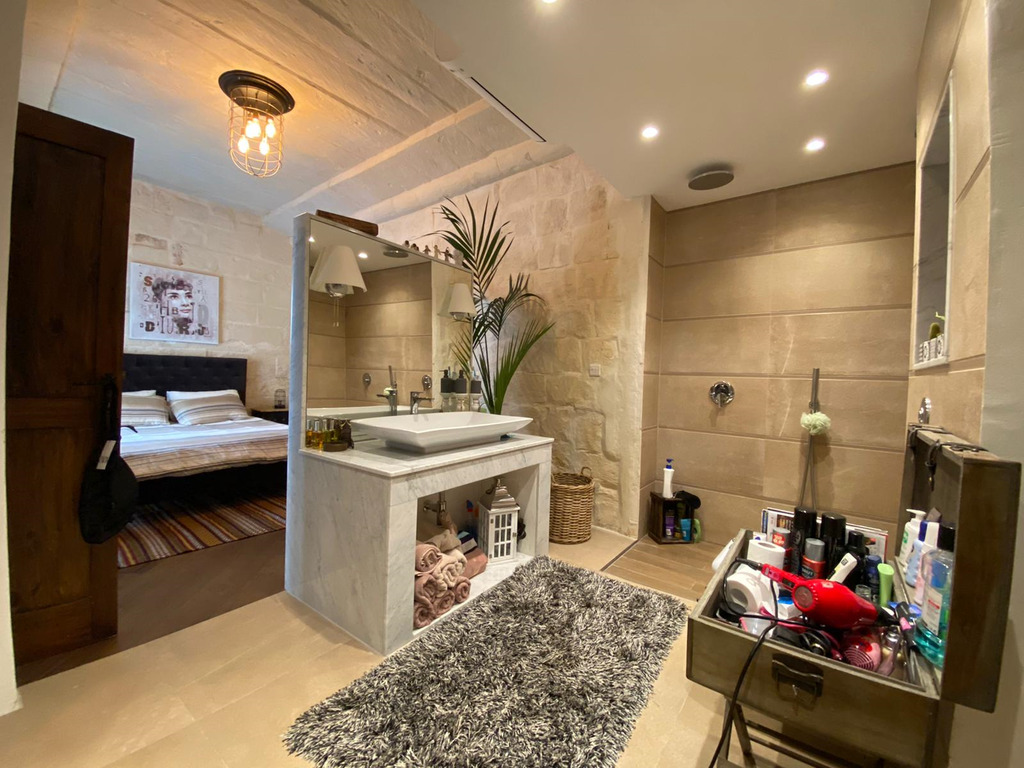 Naxxar Furnished House of Character's Image 5