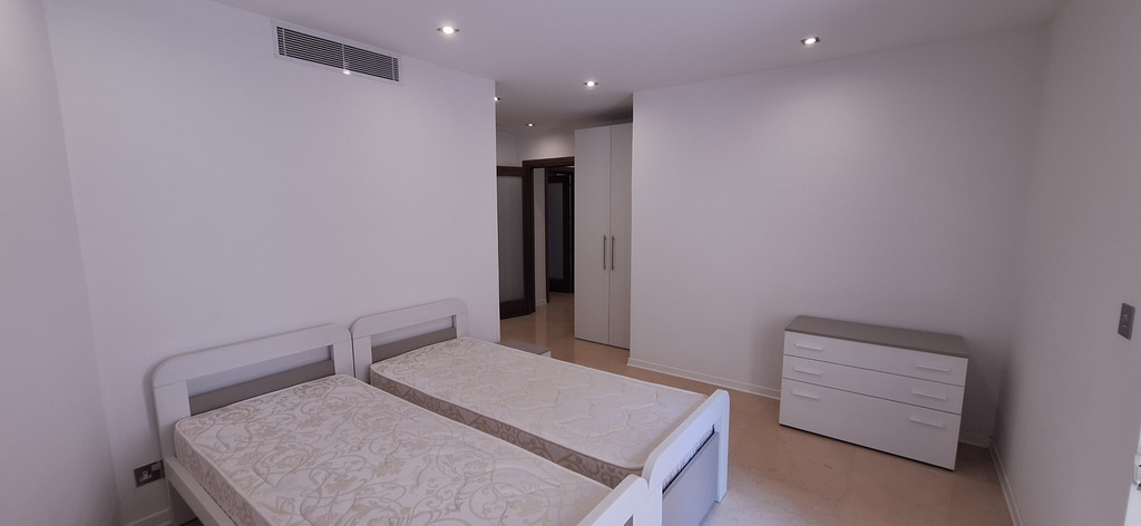 St Julians Seafront Apartment's Image 9