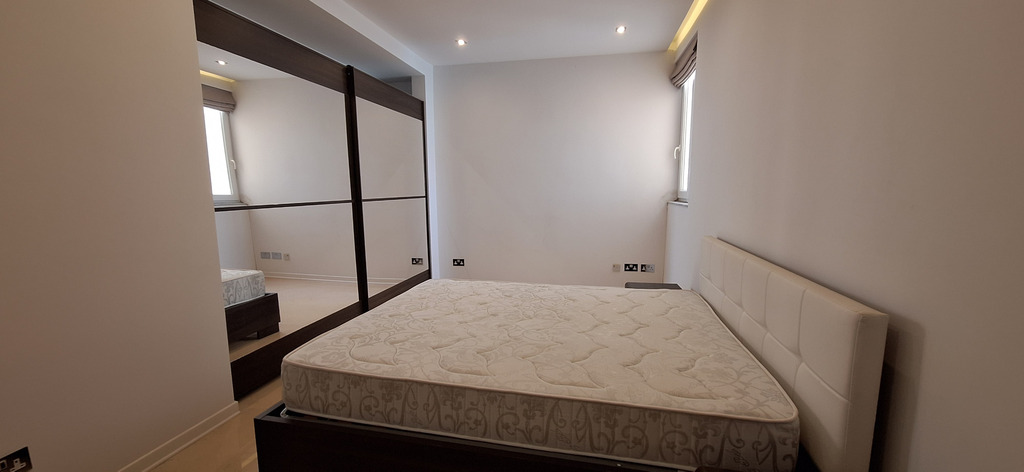 St Julians Seafront Apartment's Image 8