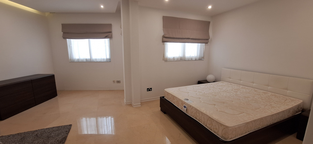 St Julians Seafront Apartment's Image 6
