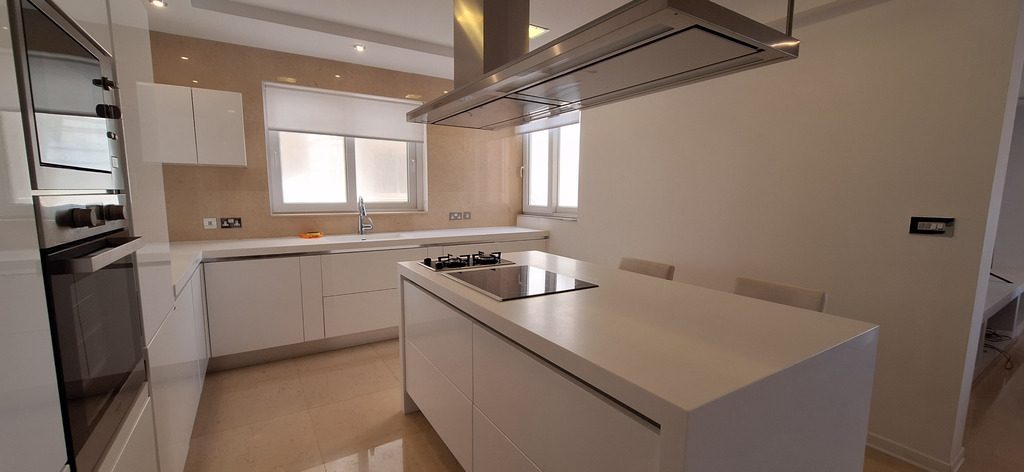St Julians Seafront Apartment's Image 5