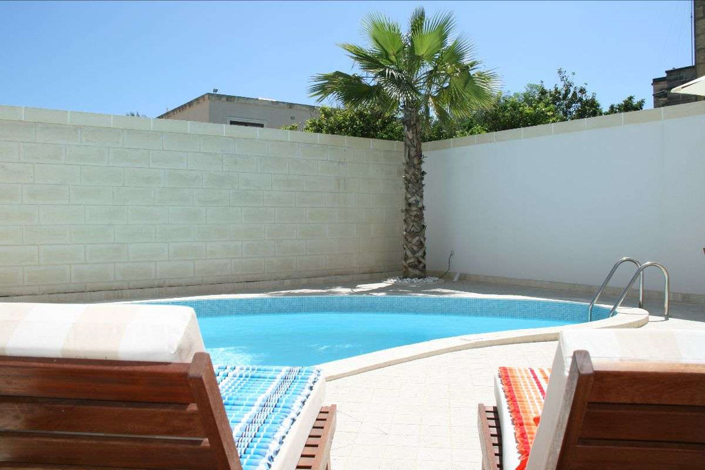 Attard Furnished Semi-detached Villa's Image 4