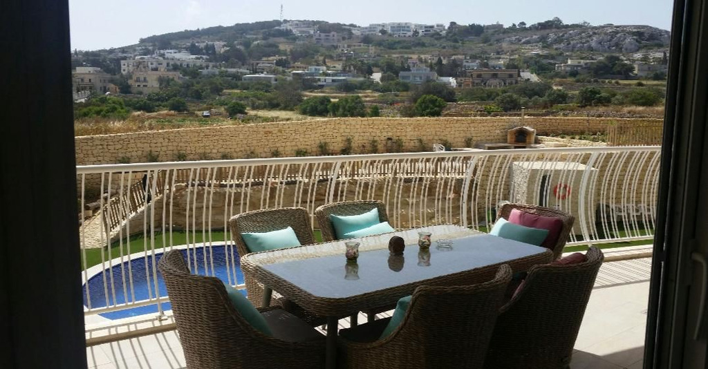 Rent-in-malta-christies-malta