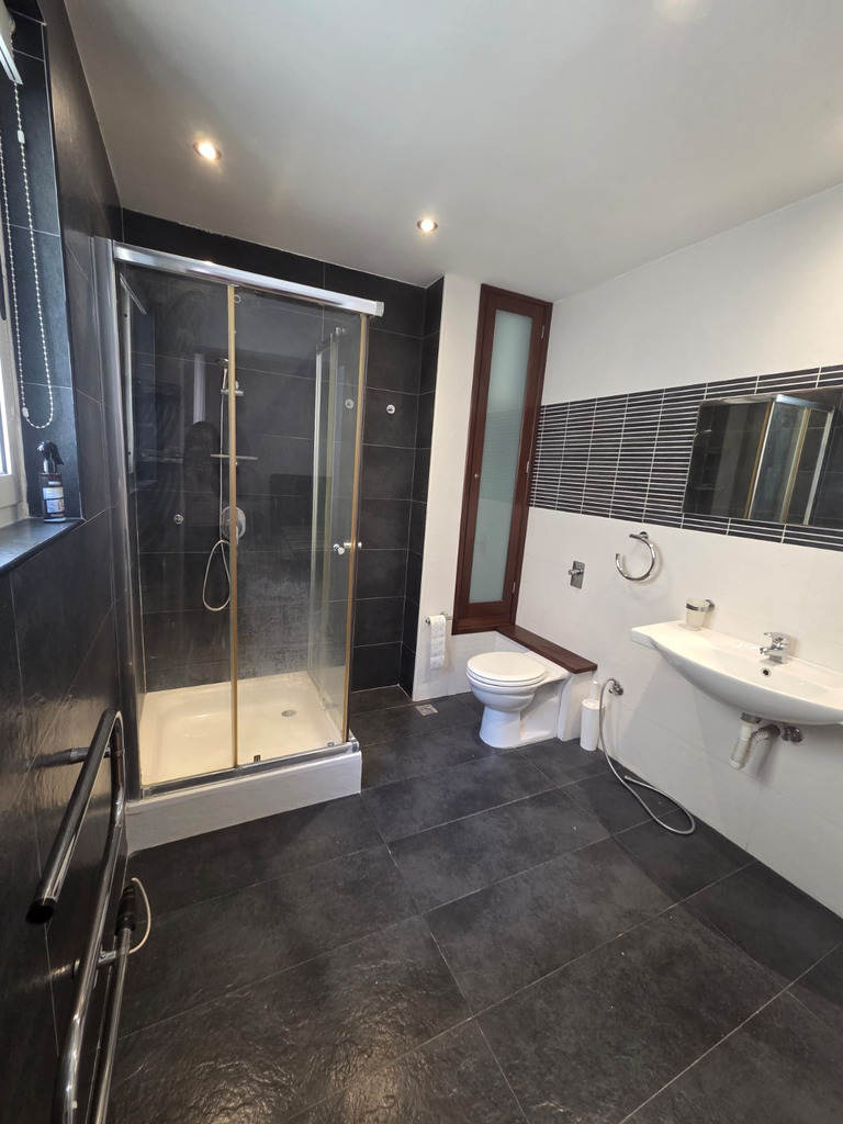 St Julians Furnished Maisonette's Image 9