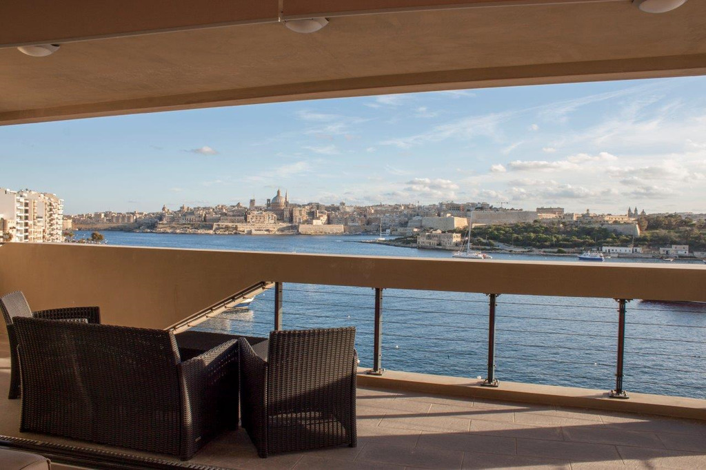 Apartment-with-view-christies-malta