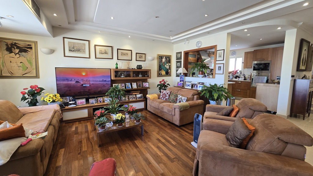 Portomaso  Apartment's Image 2