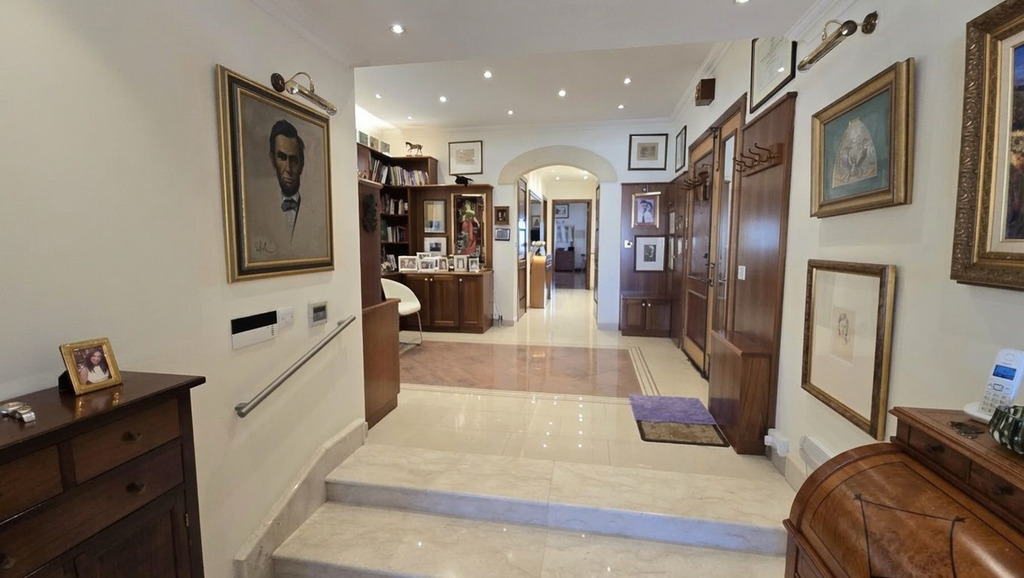 Portomaso  Apartment's Image 2