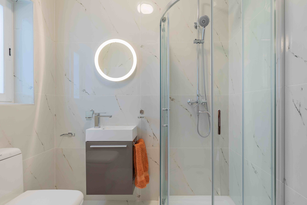Gzira Furnished Apartment's Image 6