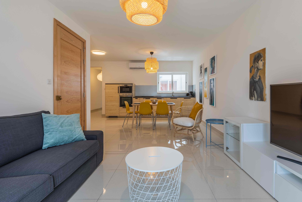 Gzira Furnished Apartment's Image 2
