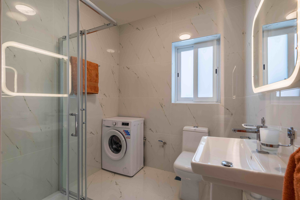 Gzira Furnished Apartment's Image 5