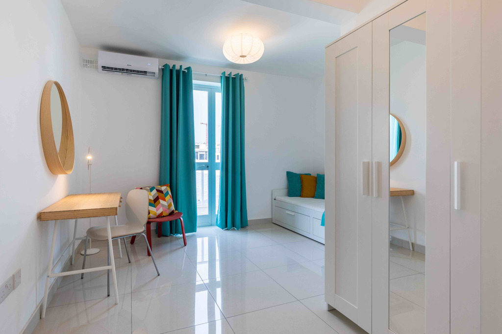 Gzira Furnished Apartment's Image 3